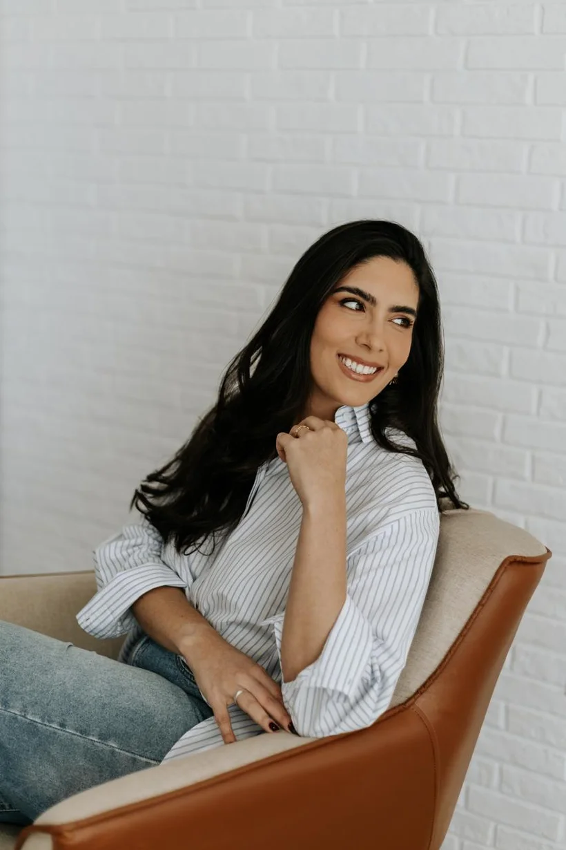 Dra. Lygia Monnerat, ginecologista e obstetra, sorrindo